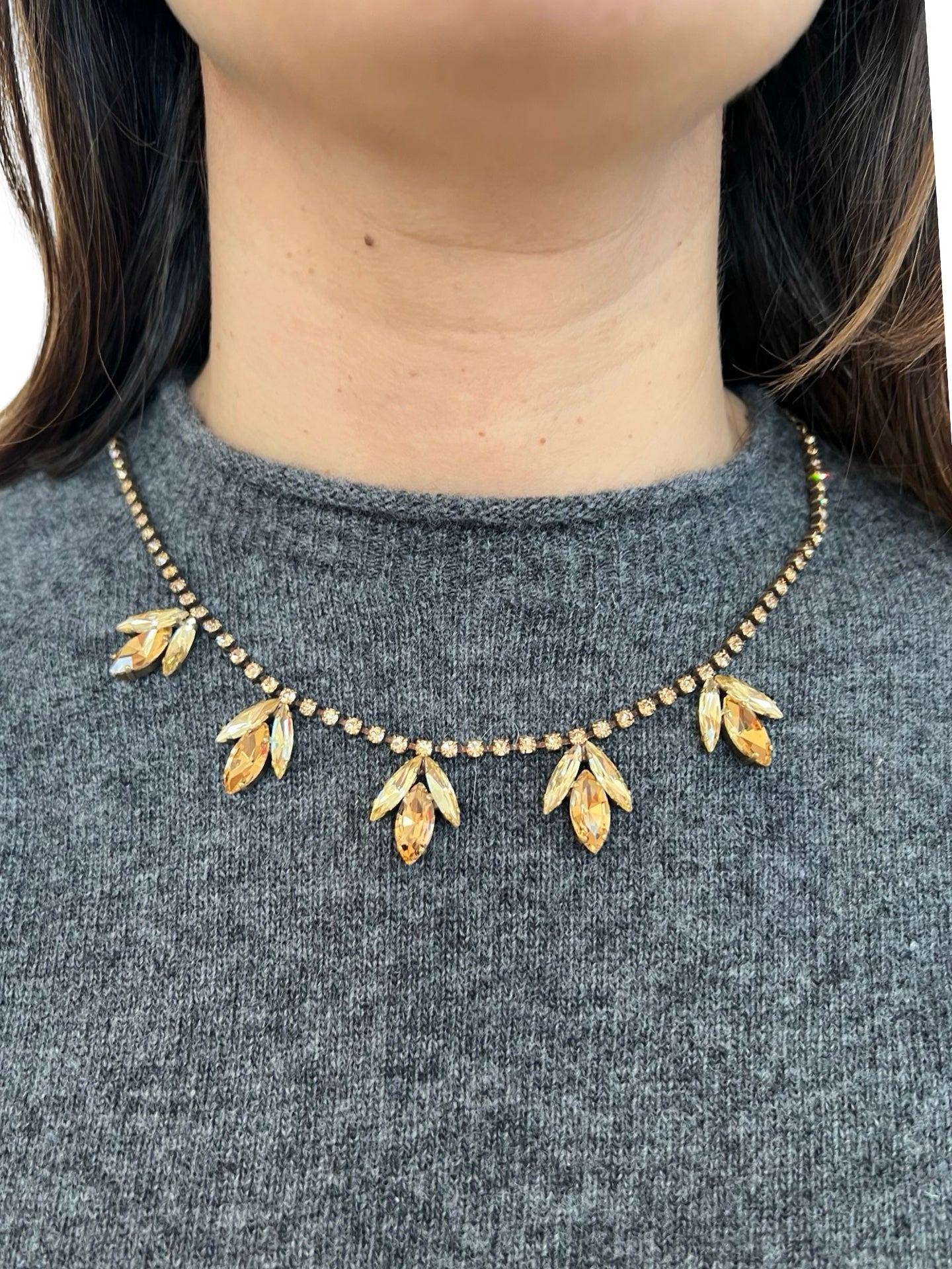 Gargantilla Unique Piedras Dorada