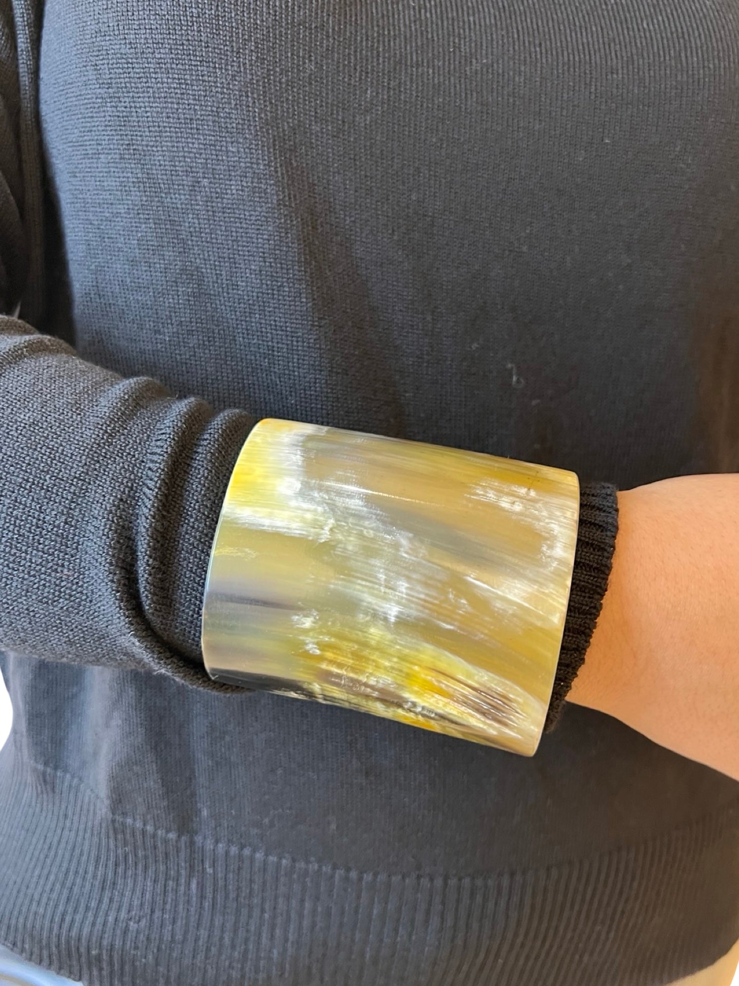 Brazalete Liviana Conti Cuerno Ancho Ambar