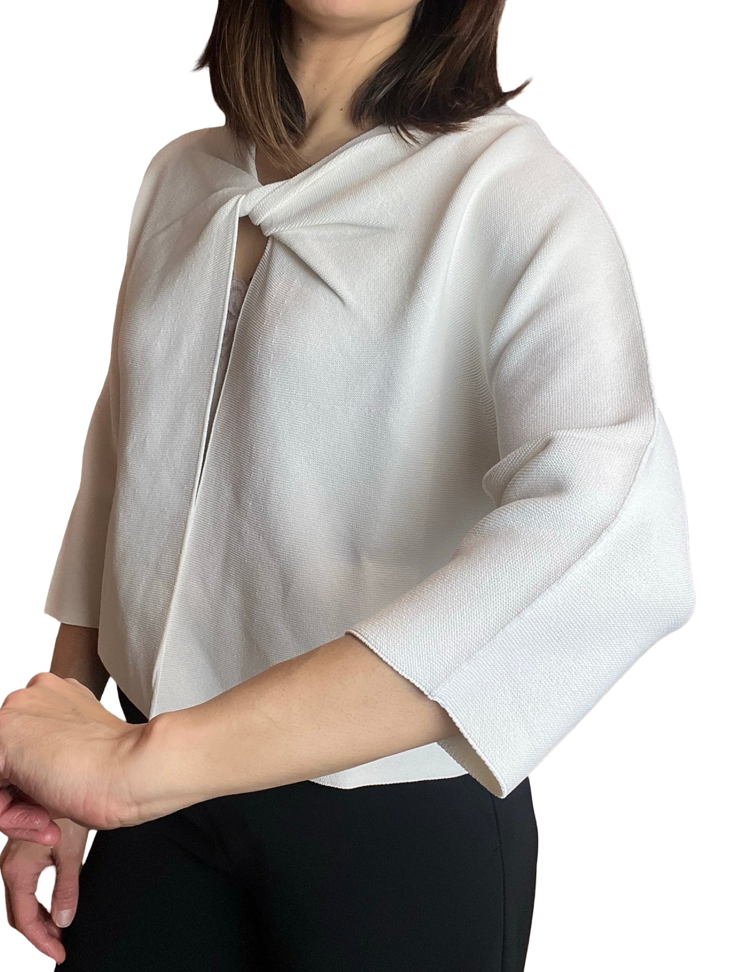 Maglione leggero con collo a nodo continuo