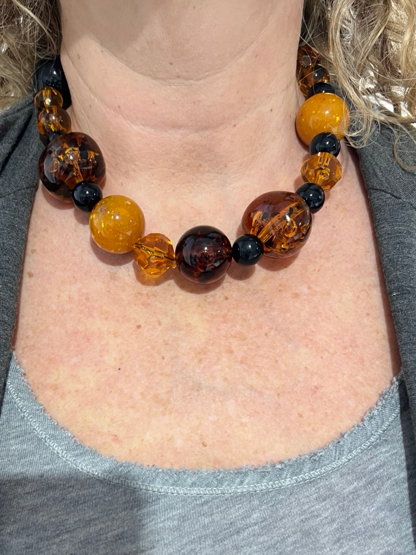 Collar Fabrizio Marcantelli Bolas Alternadas Caramelo y Negro