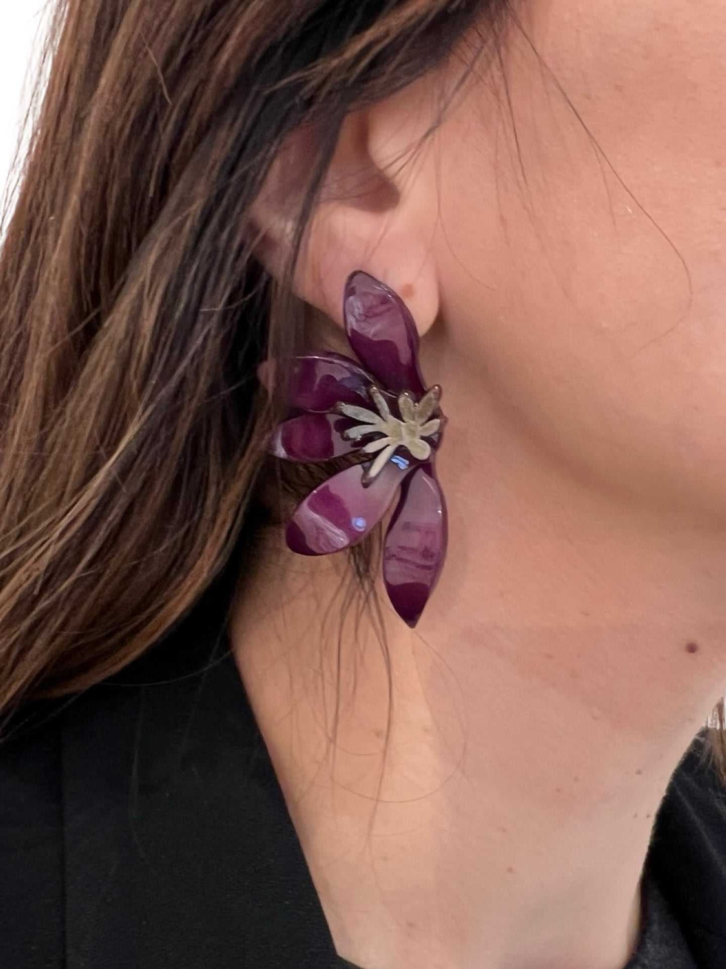 Pendientes Il Baco Da Seta Flor Resina Berenjena