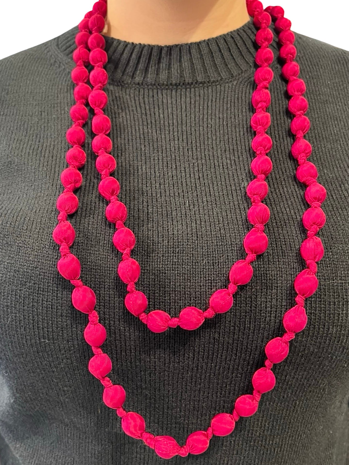 Collar Il Baco Da Seta Bolas De Seda Borgoña