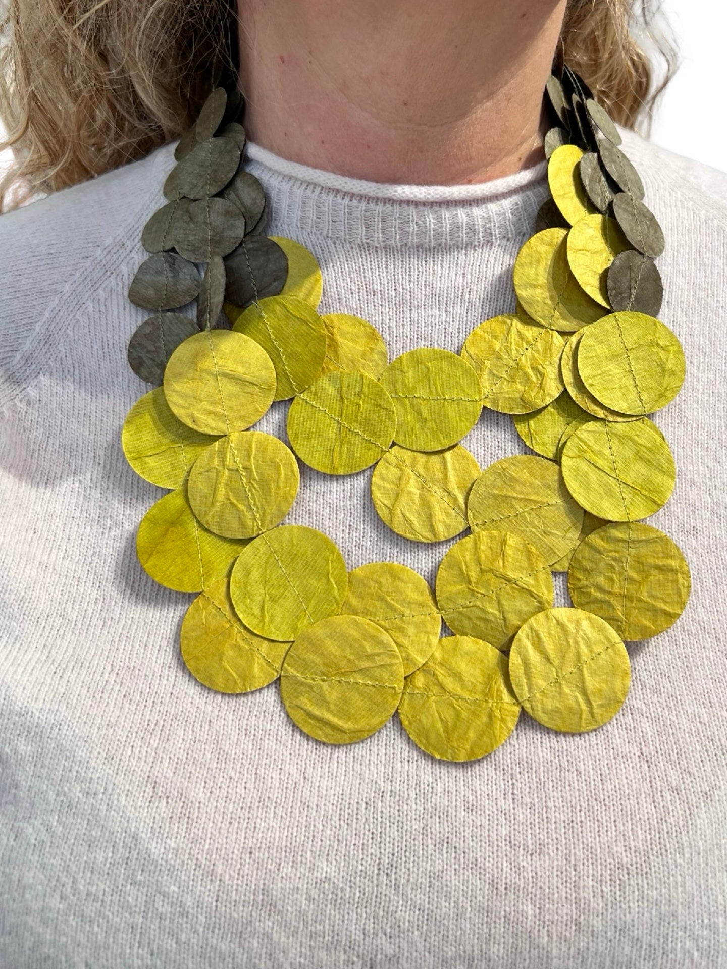 Collar Ana Hagopian Dot Neck Verde y Amarillo