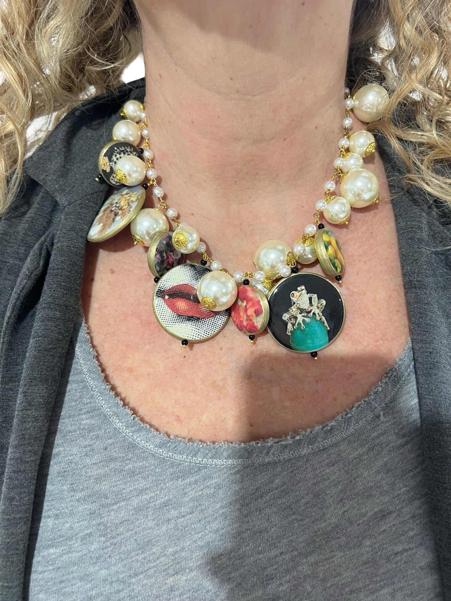 Collar Fabrizio Marcantelli Perlas Medallas Arte