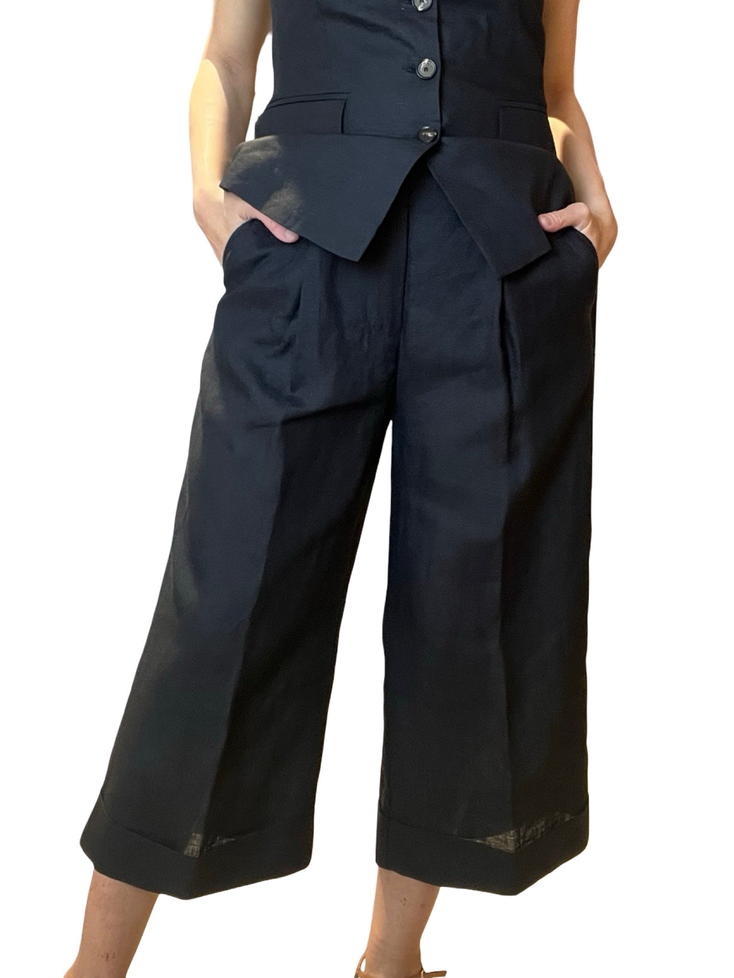 Pantalon court rabattu en lin léger Conti