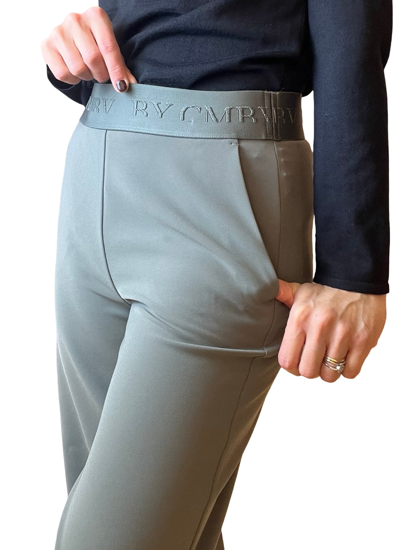 Elena Changer De Pantalon