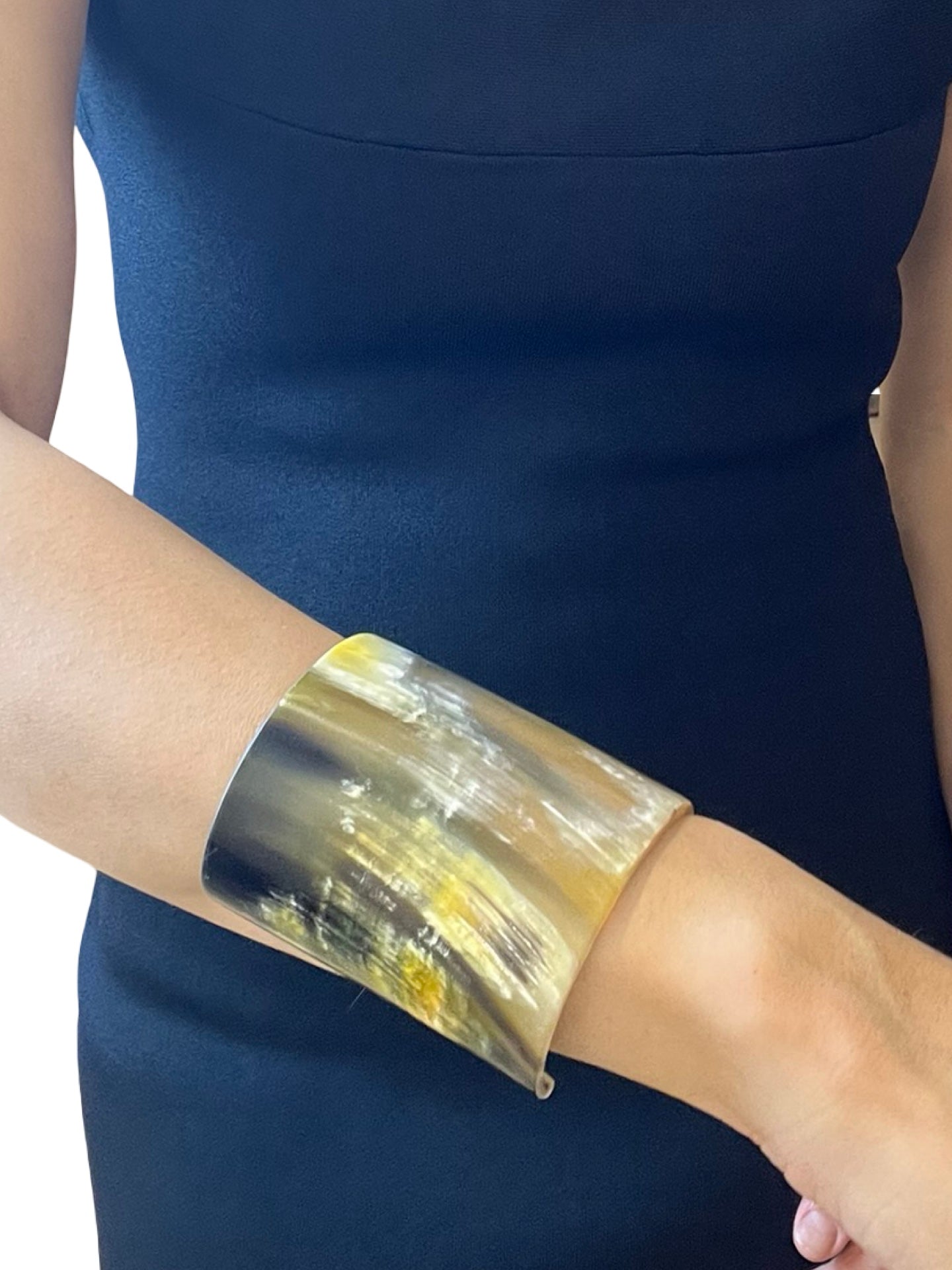 Brazalete Liviana Conti Cuerno Ancho Negro