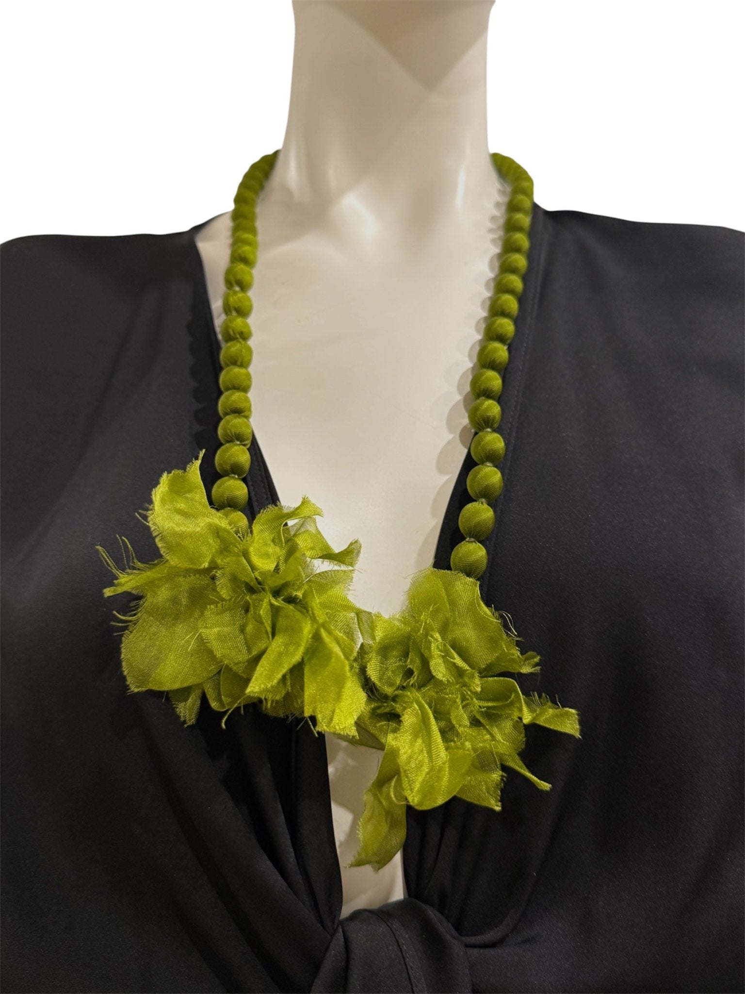 Necklace Il Baco Da Seta Silk Balls Doan Green Flower Yerba