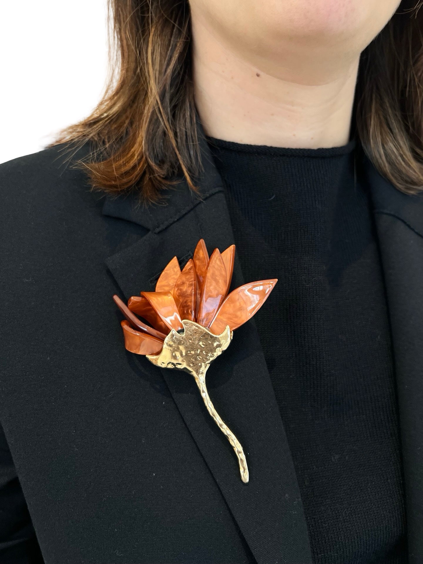Broche Il Baco Da Seta Flor Metal Resina Naranja