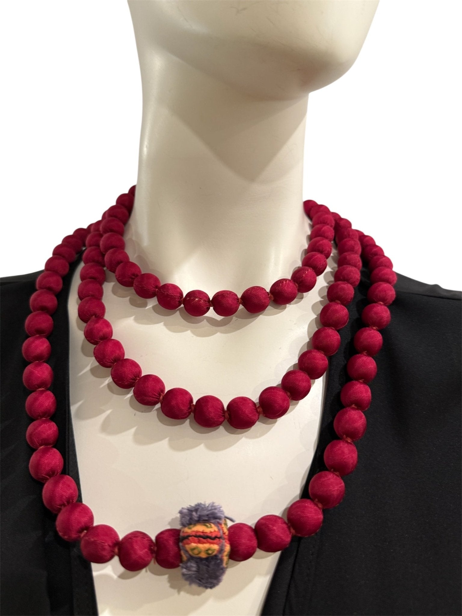 Collana Il Baco Da Seta Cuscini di garnet nhdi piccole palline