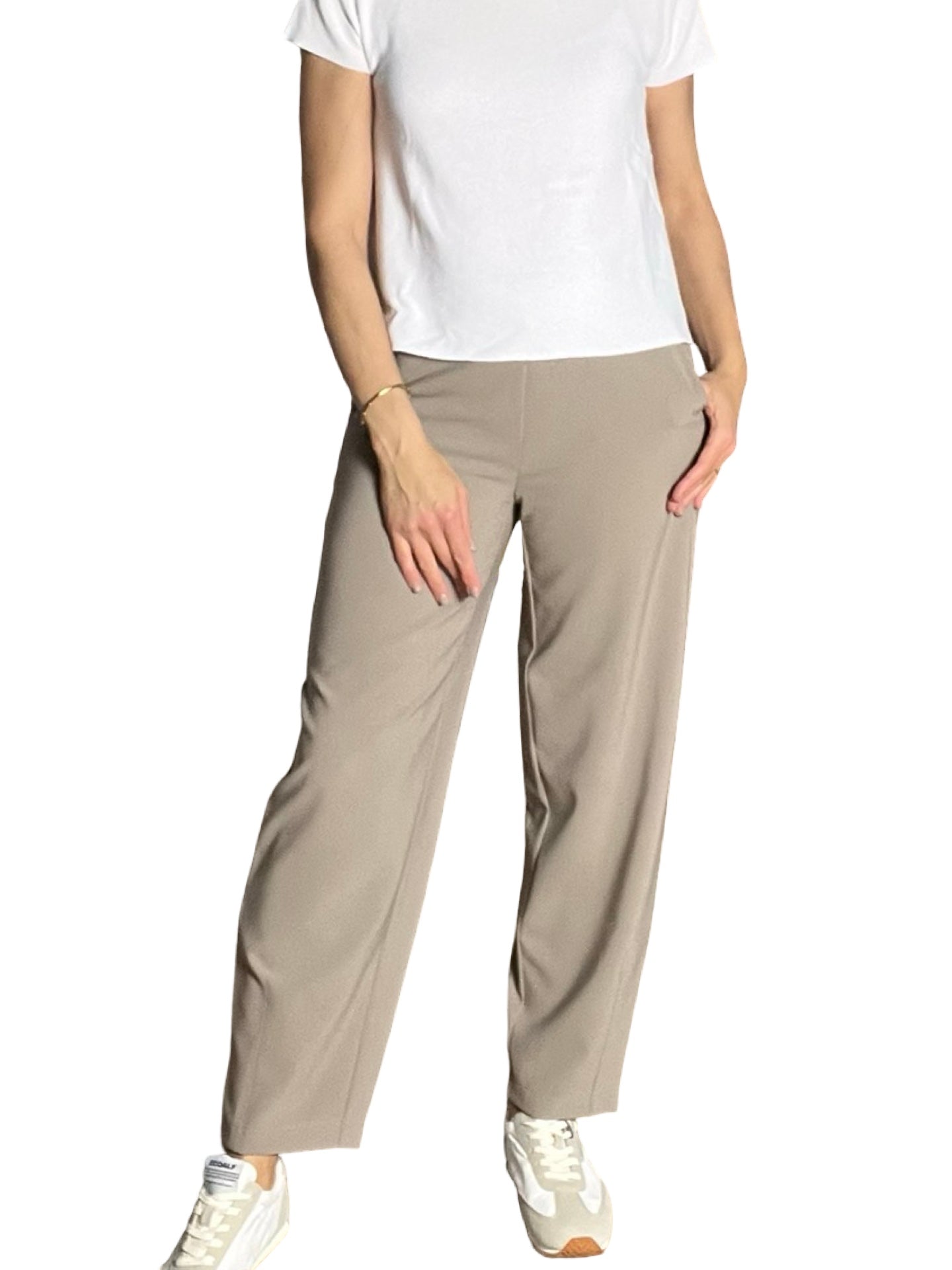 Elena Changer De Pantalon