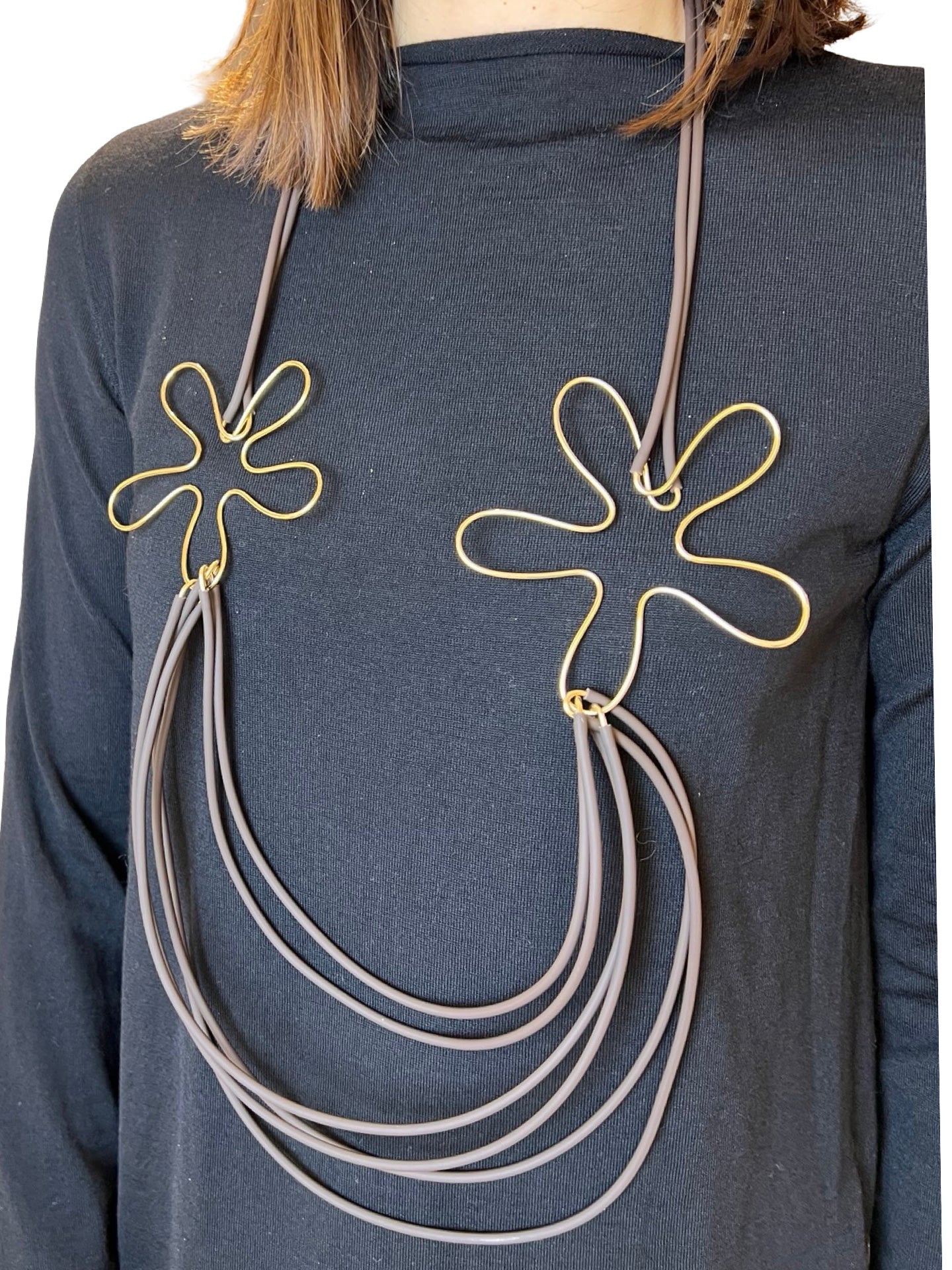 Collar Liviana Conti Tiras Flor Metal