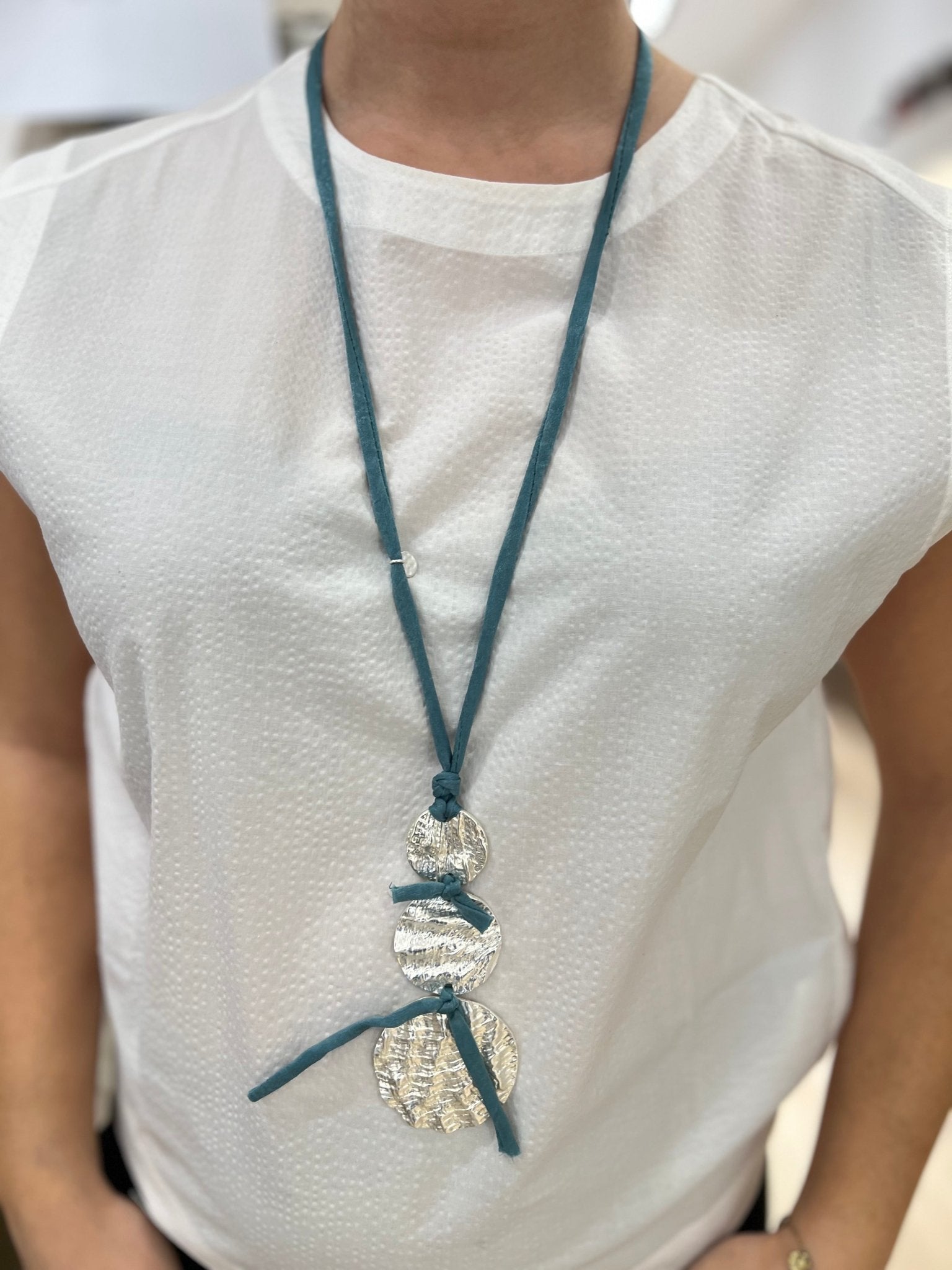 Collar Il Baco Da Seta Triple Medallon Plata Acqua