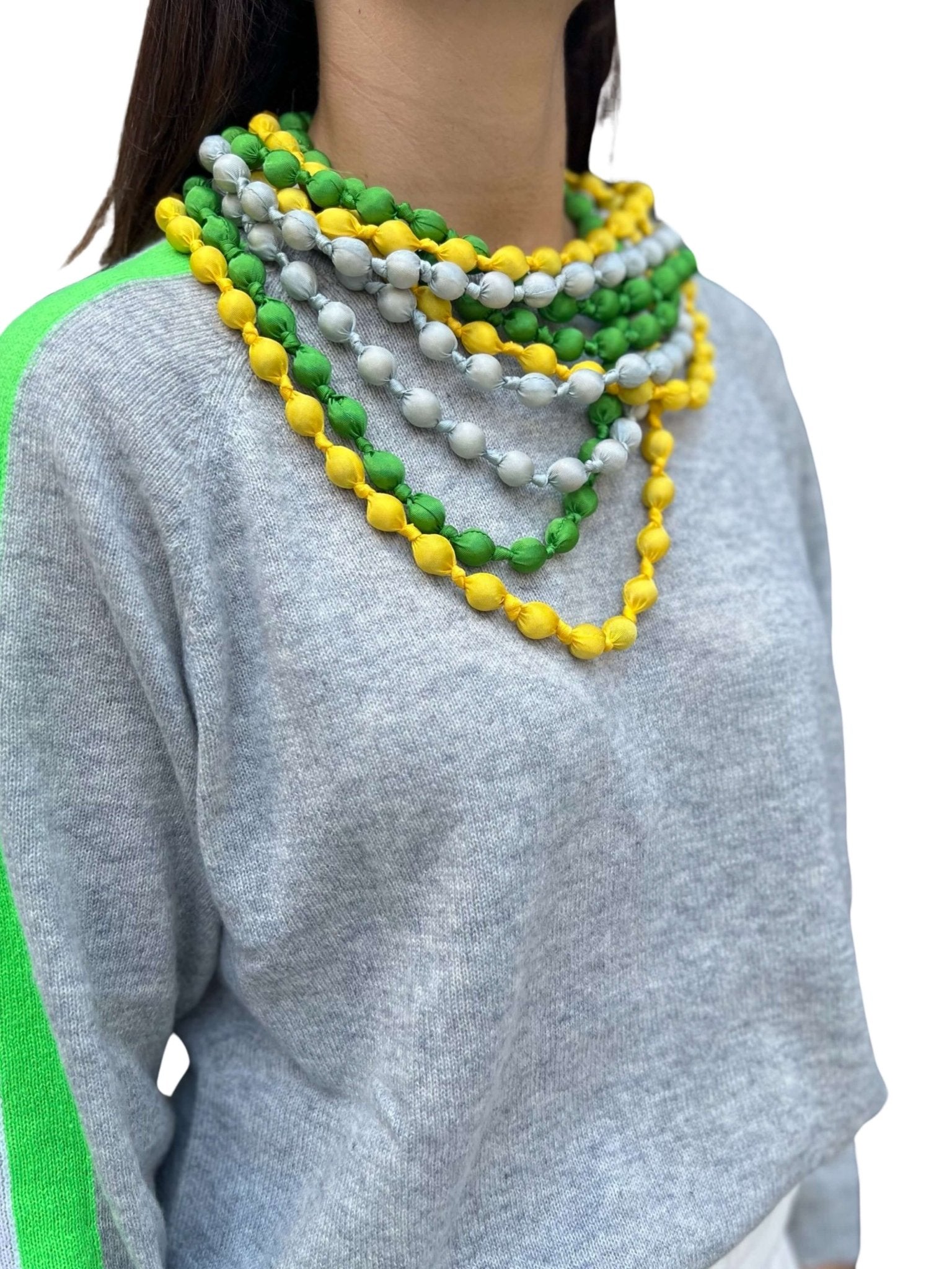 Collar  Il Baco Da Seta Bolas Seda Gris Perla 2.3