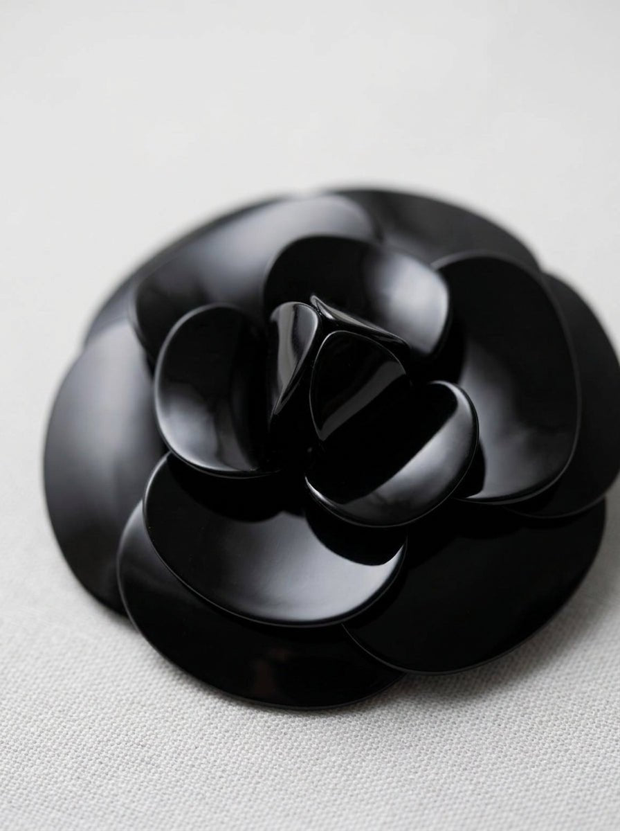 Broche Il Baco Da Seta Camelia Negro