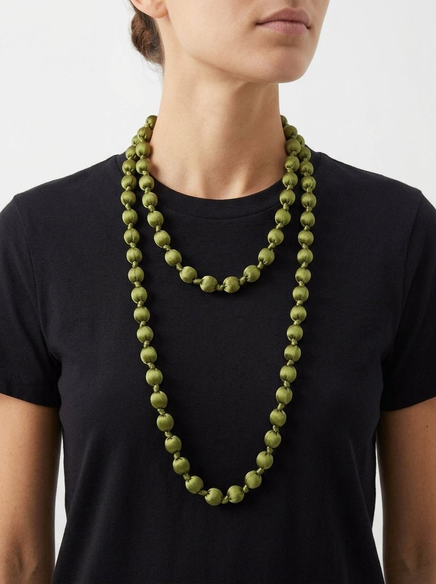 Collar  Il Baco Da Seta Bolas Seda Pistacho 7.2