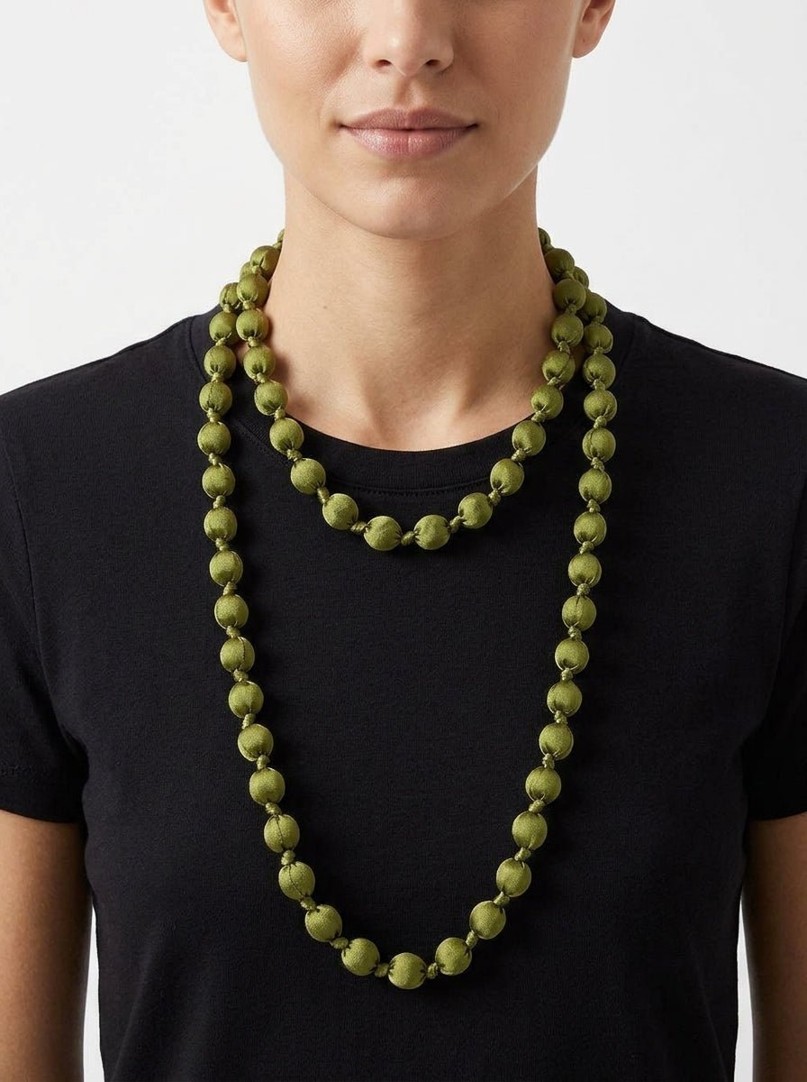 Collar  Il Baco Da Seta Bolas Seda Verde Trébol 6.5