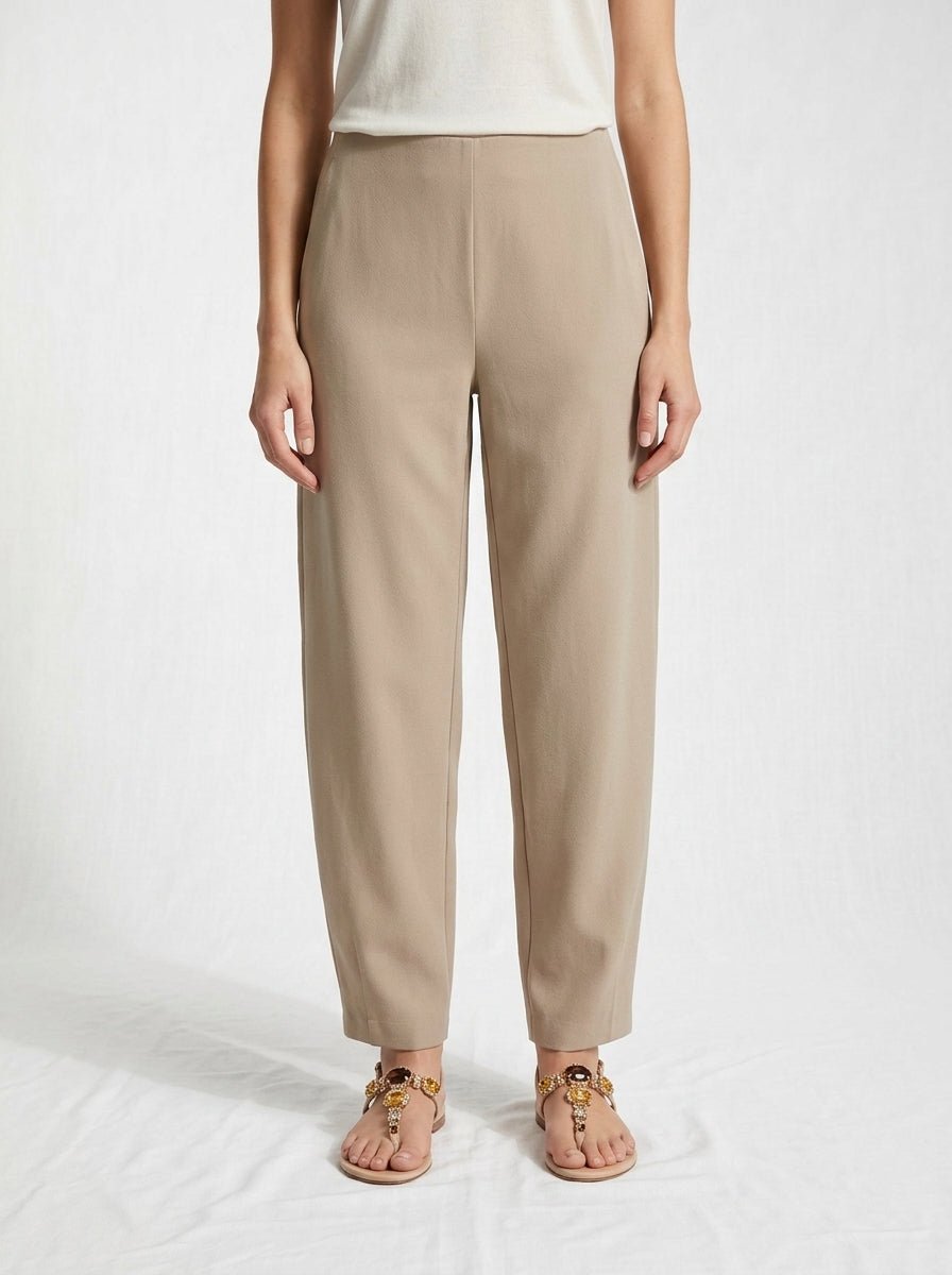 Elena Changer De Pantalon