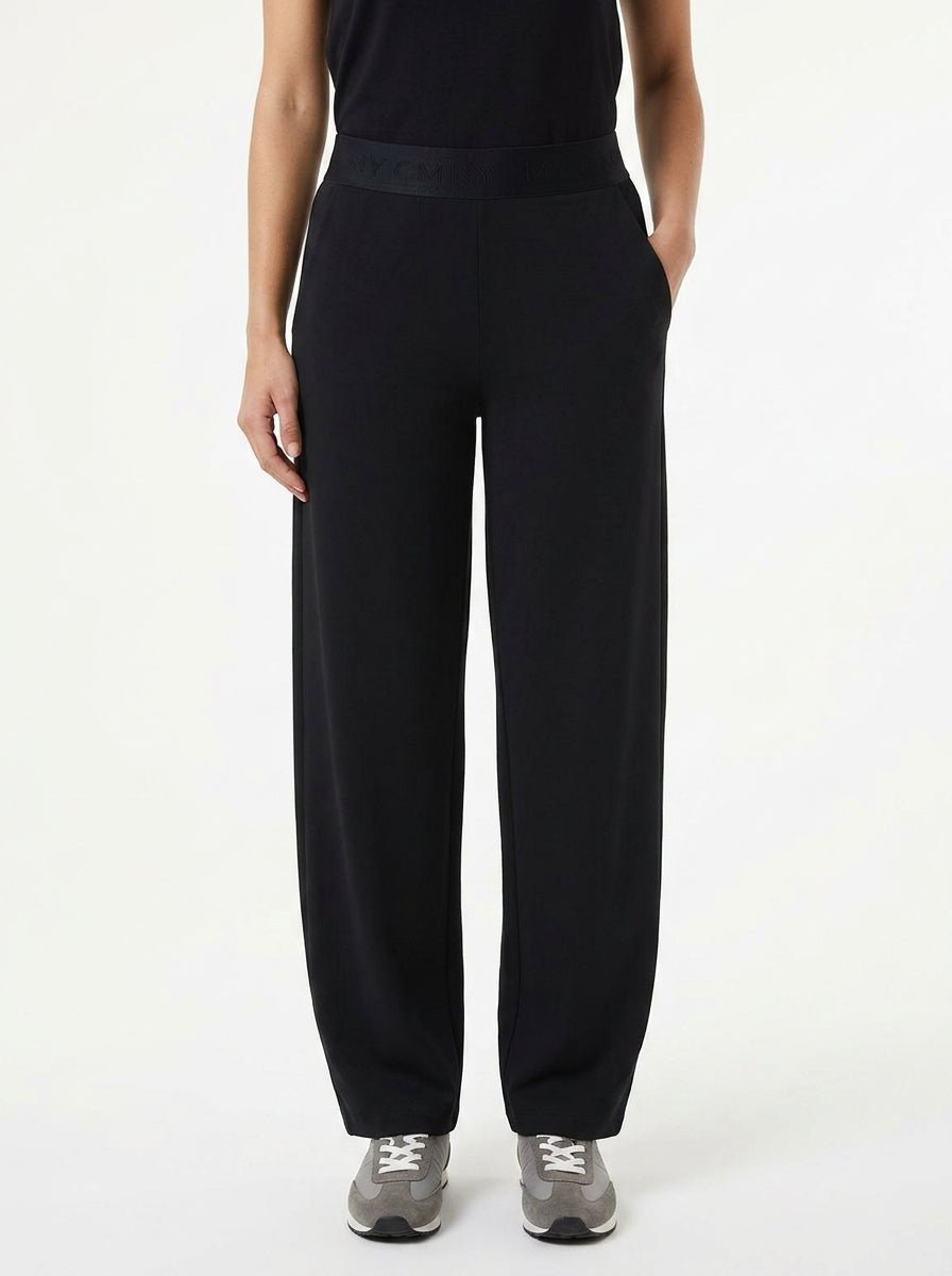 Elena Changer De Pantalon