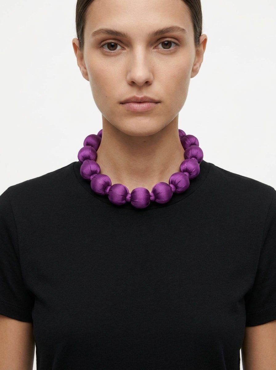 Collar Il Baco Da Seta Linh Púrpura