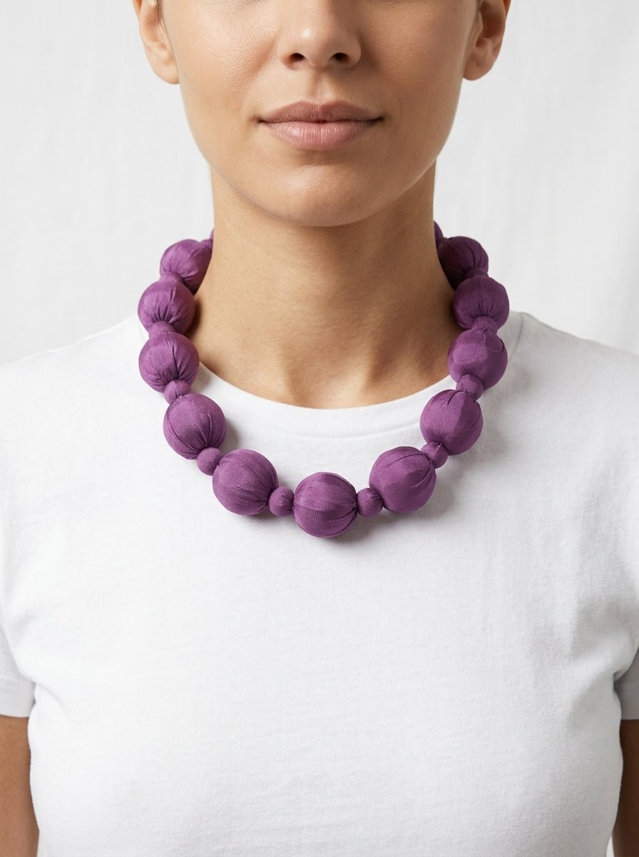 Collar Il Baco Da Seta Linh Ciruela