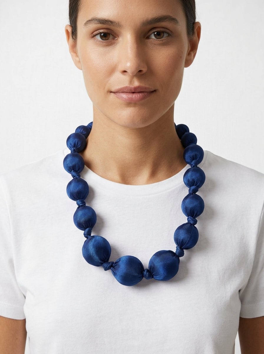 Collar Il Baco Da Seta Kon Azul Marino