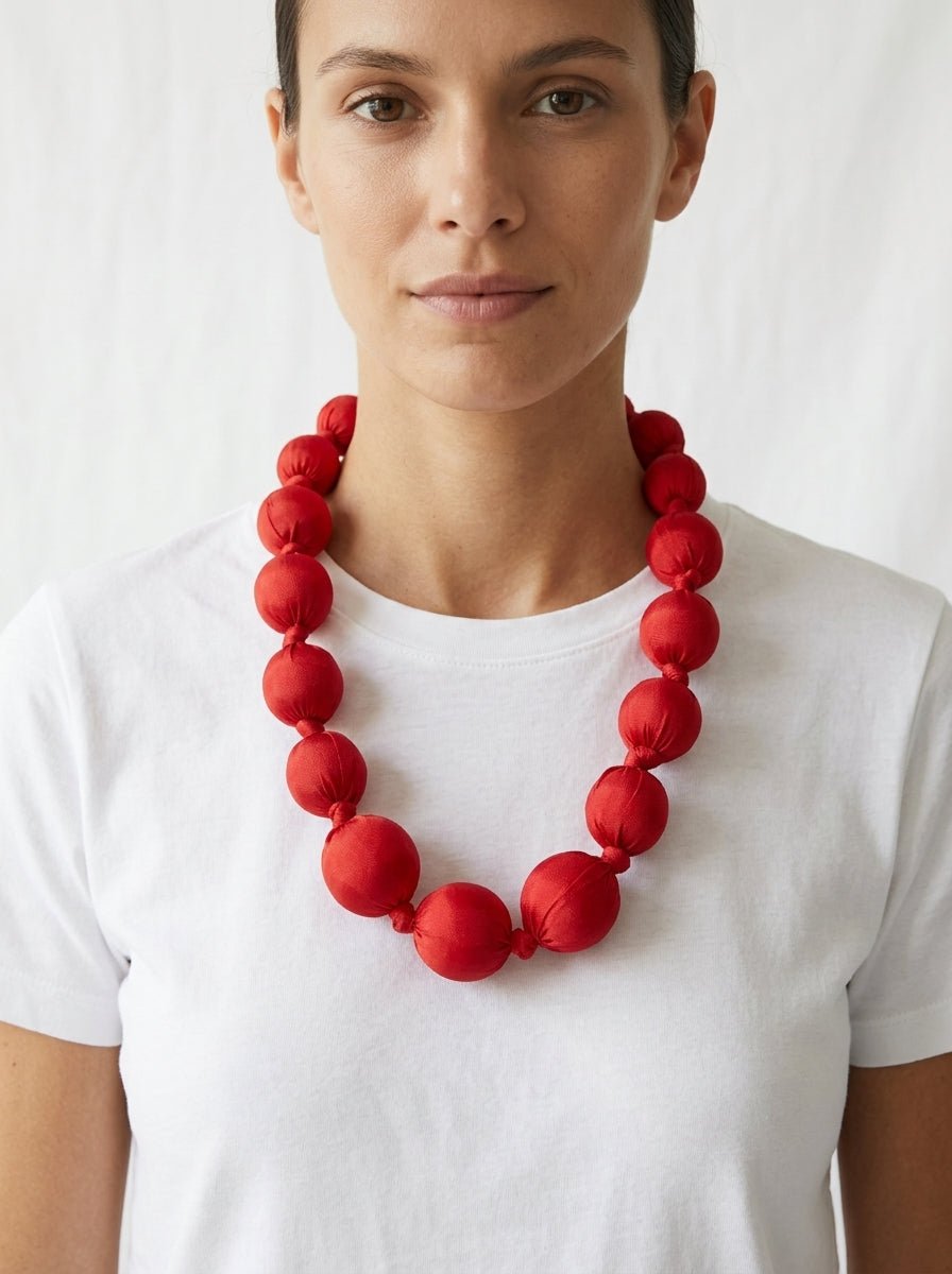 Collar Il Baco Da Seta Kon Rojo