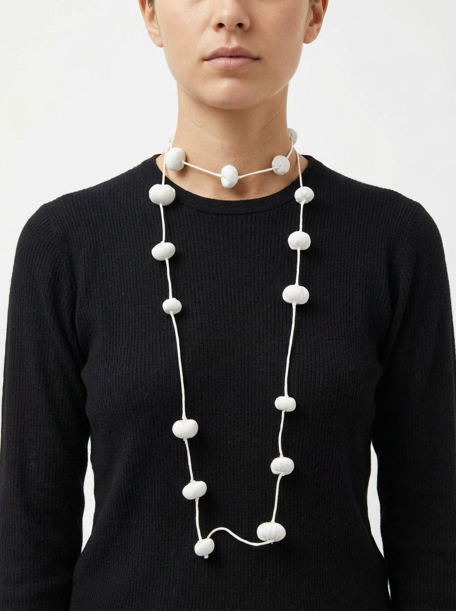Collana Il Baco Da Seta Palline di seta bozzolo bianco