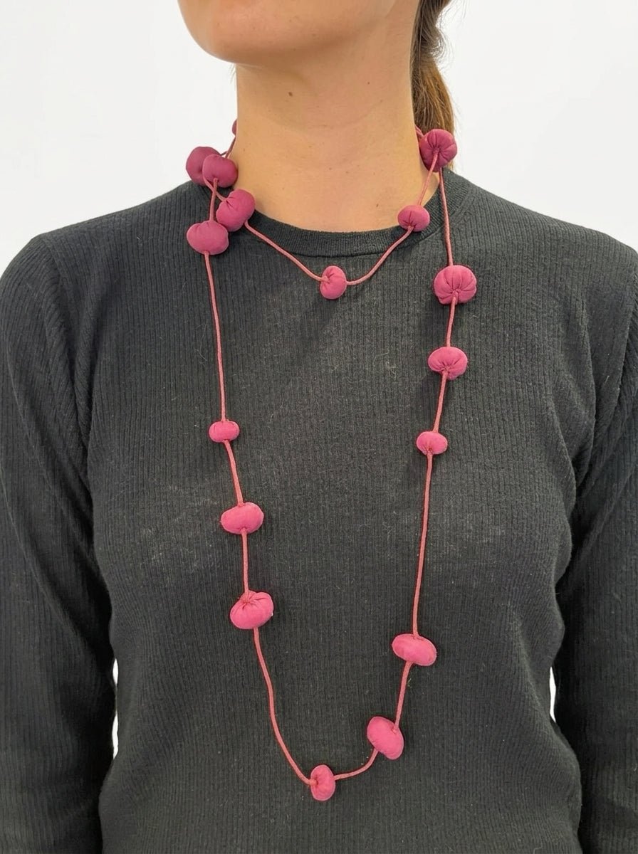 Collana Il Baco Da Seta Palline di seta bozzolo di melanzane
