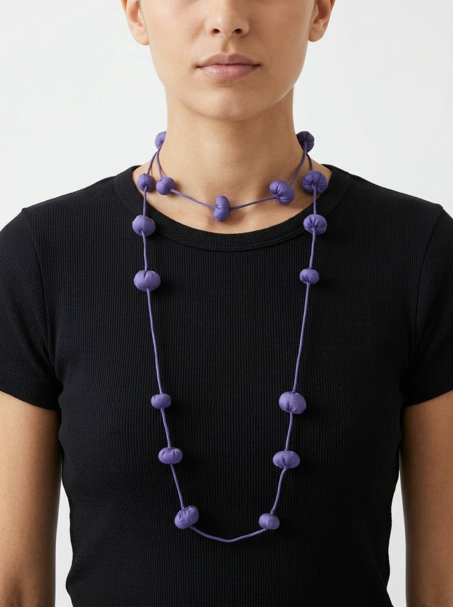 Collana Il Baco Da Seta Palline di seta di bozzolo indaco
