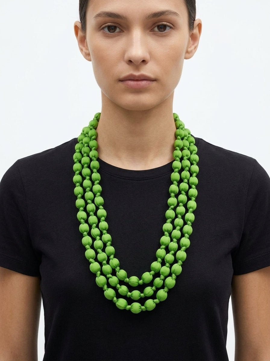 Collana Il Baco Da Seta Palline di seta verde media 6.4