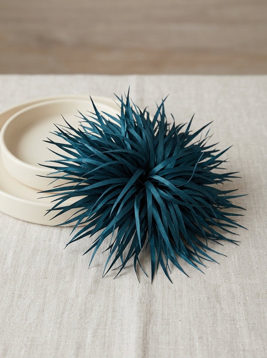 Broche Sissi Otto Style Plumas Petroleo