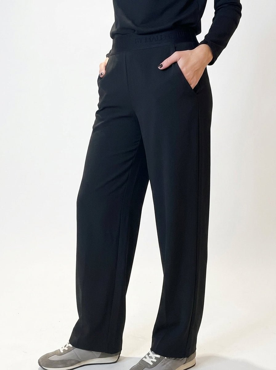 Elena Changer De Pantalon