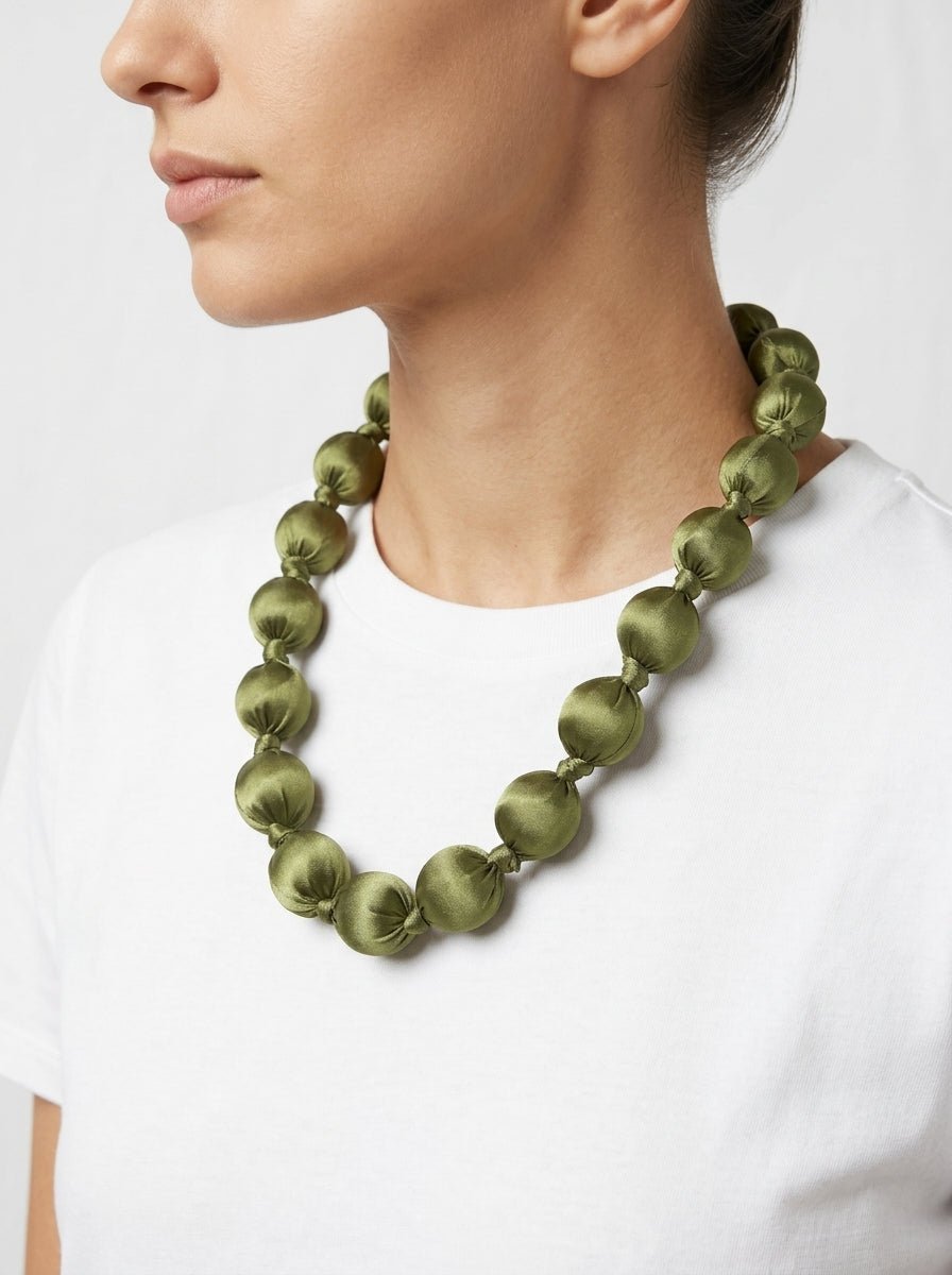 Collar Il Baco Da Seta Kon Verde Oliva