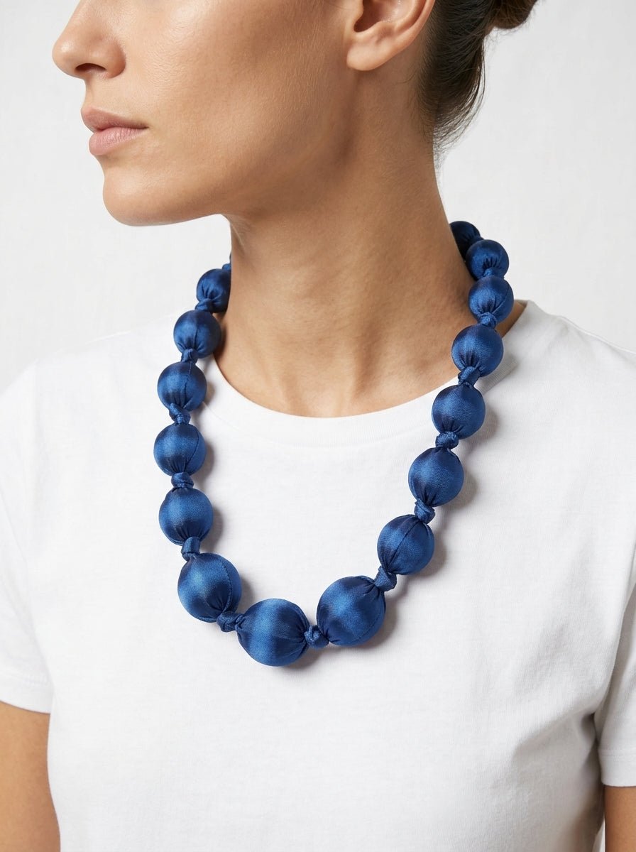 Collar Il Baco Da Seta Kon Azul Marino
