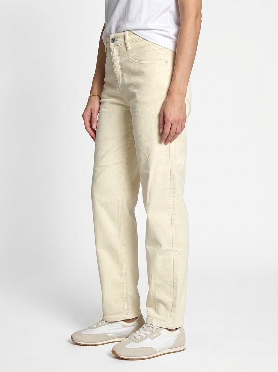 Elin Cambia Jeans