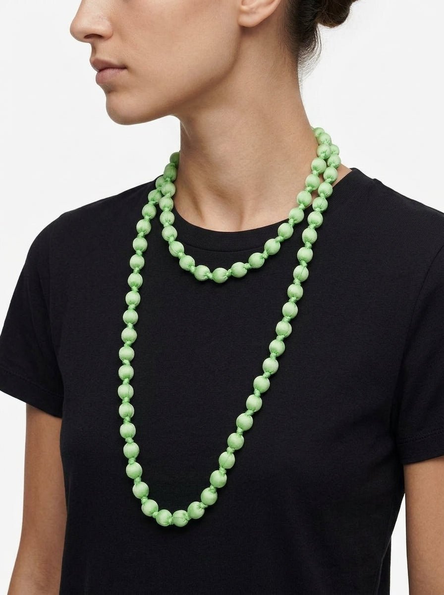 Collier  Il Baco Da Seta Poules de soie verte de périco 6.4
