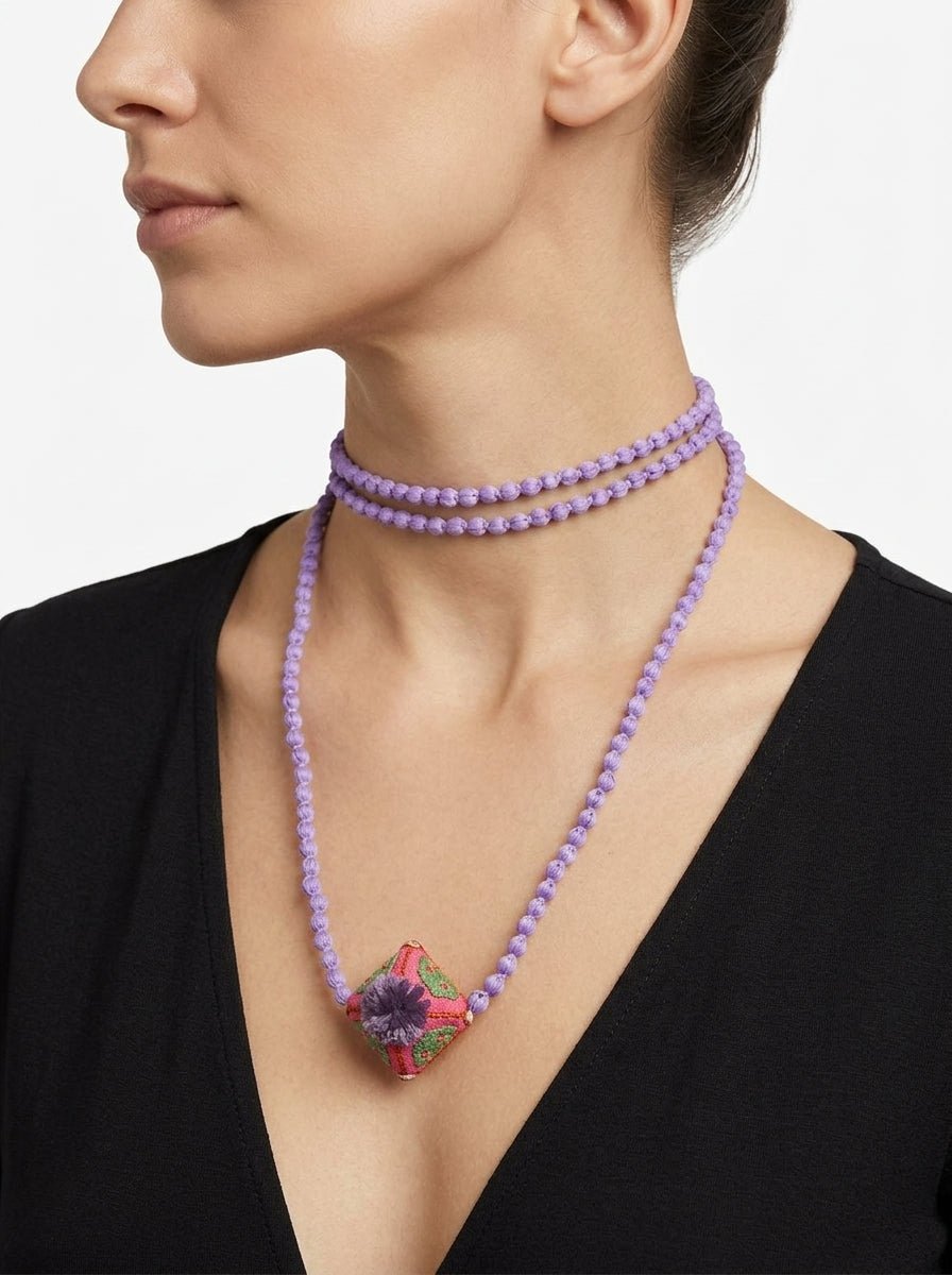 Collier Il Baco Da Seta Lya Almohadon Silk Mini Balls